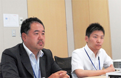 インフォコム株式会社 財務経理室 財務チーム
										副課長 坂様（左） 伊藤様（右）